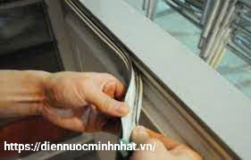 Hướng dẫn chi tiết cách thay gioăng tủ lạnh