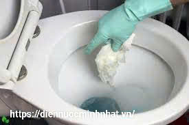 Giải Quyết Nhanh Vấn Đề Bồn Cầu Tắc Giấy Vệ Sinh!